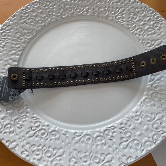 NWT paparazzi faux leather cuff bracelet - Picture 4 of 5